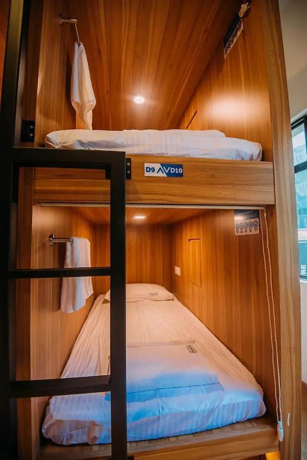 Bluewaters Pods 38 Hongkong St Hostel Singapore