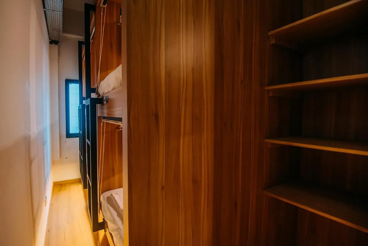 Bluewaters Pods 38 Hongkong St Hostel Singapore