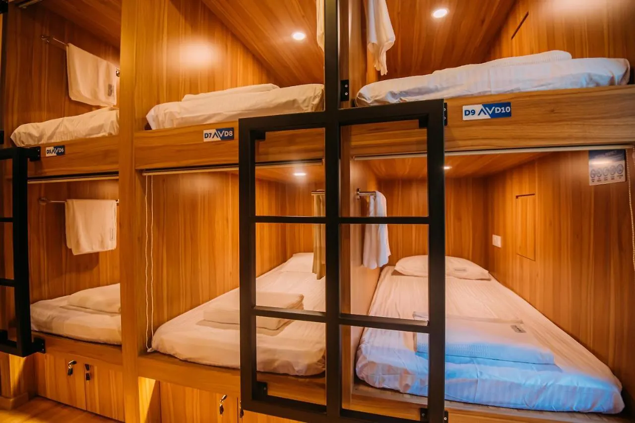 Bluewaters Pods 38 Hongkong St Hostel Singapore Singapore