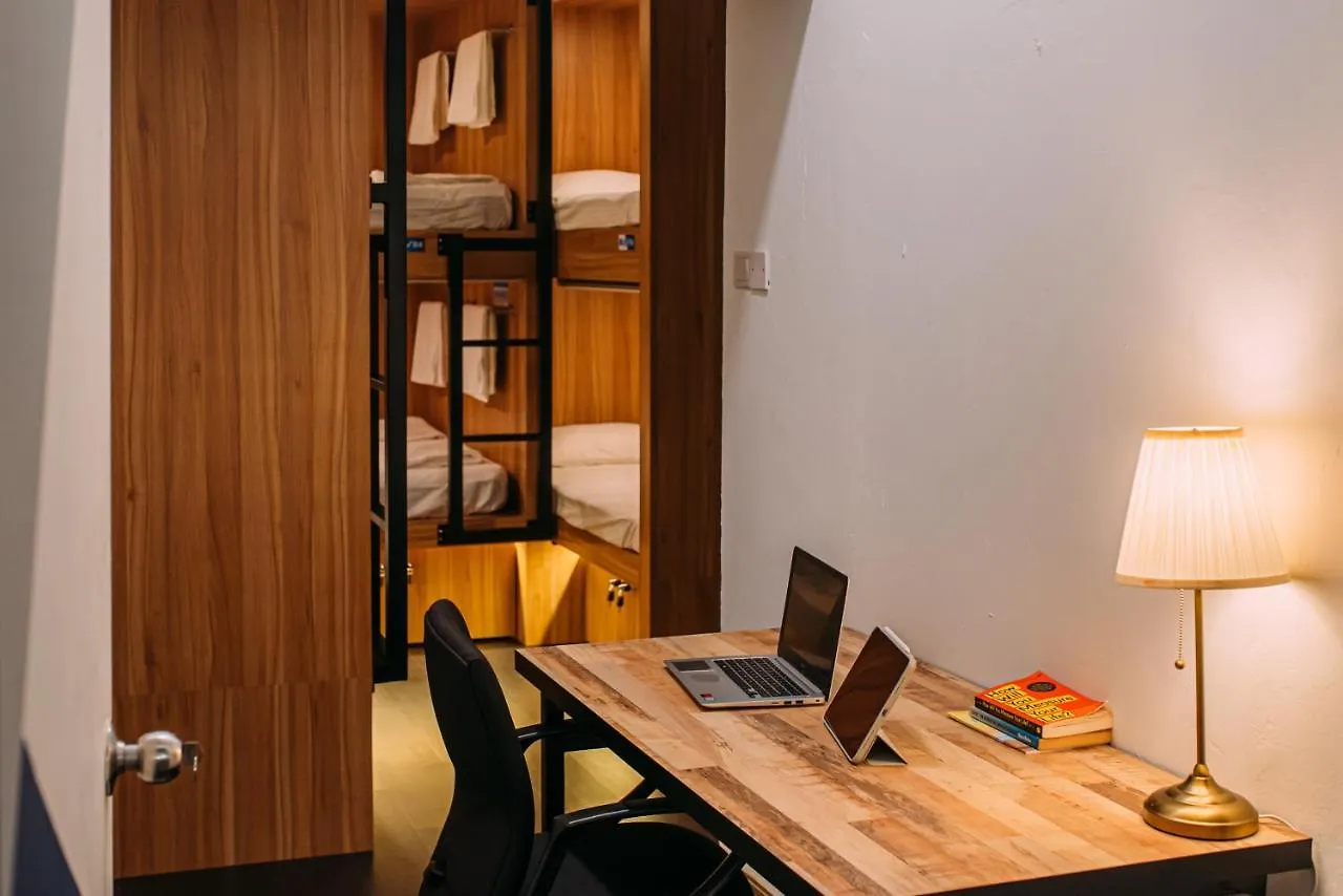 Bluewaters Pods 38 Hongkong St Hostel Singapore 0*,  Singapore