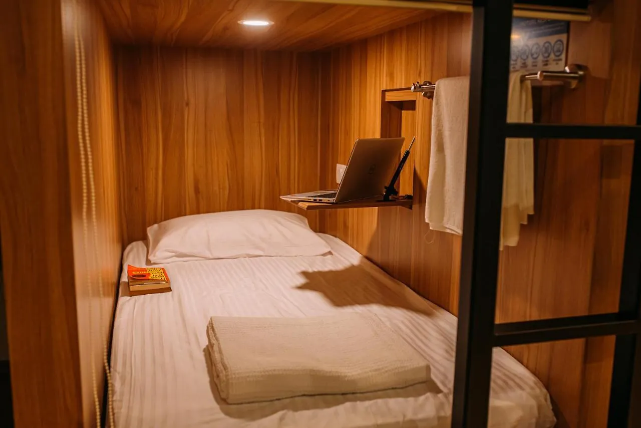 Bluewaters Pods 38 Hongkong St Hostel Singapore