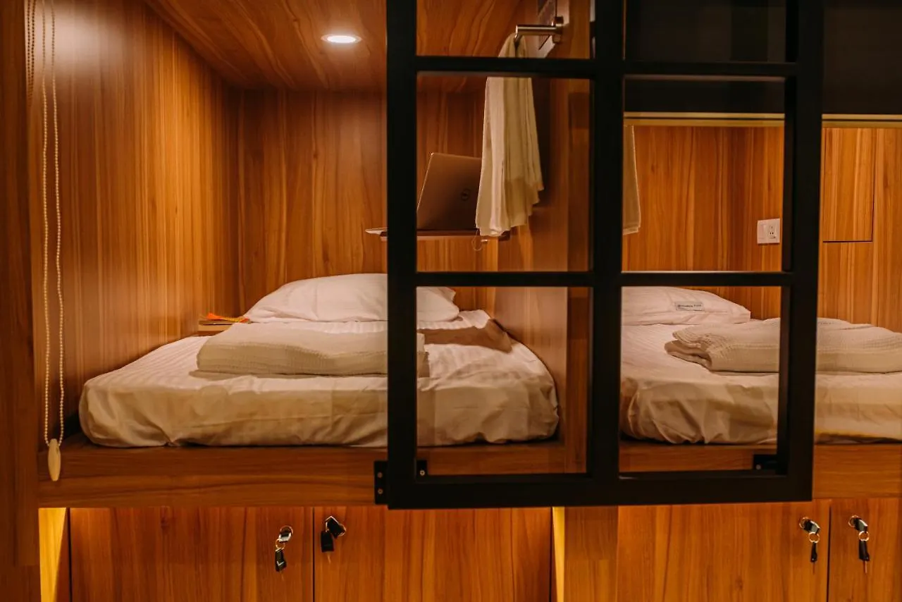 Bluewaters Pods 38 Hongkong St Hostel Singapore