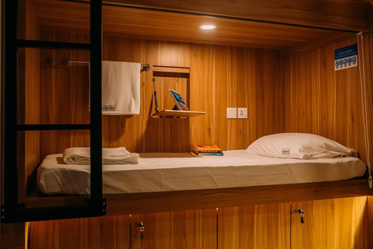 Bluewaters Pods 38 Hongkong St Hostel Singapore