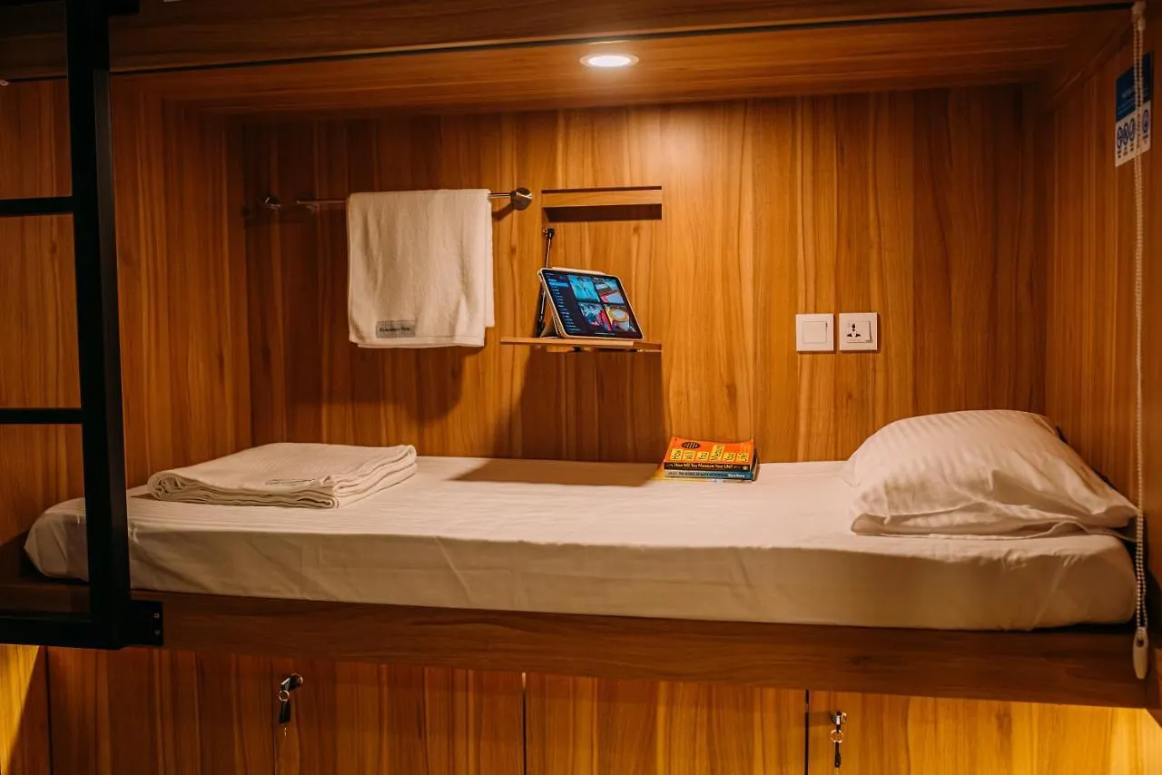 Bluewaters Pods 38 Hongkong St Hostel Singapore 0*,  Singapore